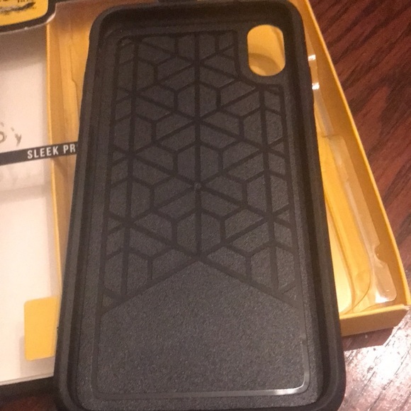 NEW Otterbox  iPhone XS Max Case - - Picture 3 of 3